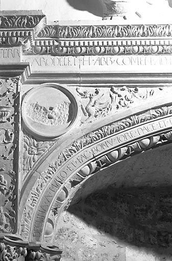 Détail : écoinçon gauche. © Yves Sancey / Région Bourgogne-Franche-Comté, Inventaire du patrimoine - 1978