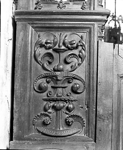 Panneau inférieur de la jouée VII des stalles nord. © Yves Sancey / Région Bourgogne-Franche-Comté, Inventaire du patrimoine - 1978