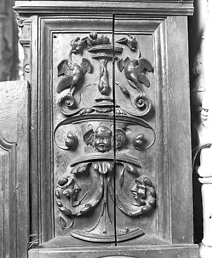 Panneau inférieur de la jouée VII des stalles sud. © Yves Sancey / Région Bourgogne-Franche-Comté, Inventaire du patrimoine - 1978