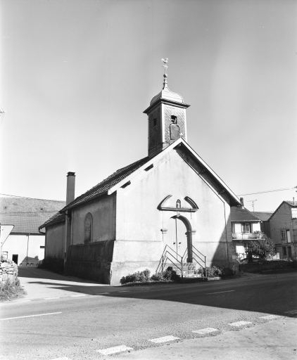 Vue de la façade antérieure. © Yves Sancey / Région Bourgogne-Franche-Comté, Inventaire du patrimoine - 1978