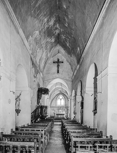 Intérieur : nef vue depuis l'entrée. © Yves Sancey / Région Bourgogne-Franche-Comté, Inventaire du patrimoine - 1978