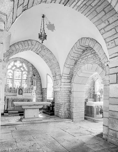 Intérieur : choeur, croisée du transept, bras du transept droit. © Yves Sancey / Région Bourgogne-Franche-Comté, Inventaire du patrimoine - 1978