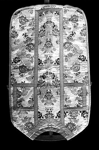 Chasuble : revers. © Yves Sancey / Région Bourgogne-Franche-Comté, Inventaire du patrimoine - 1978