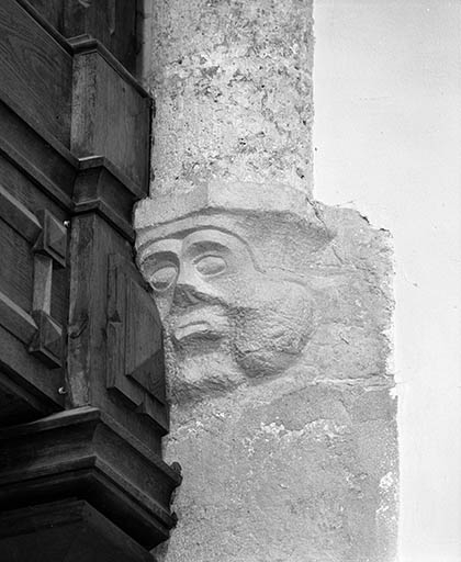 Intérieur : culot de la 1ère travée gauche de la nef. © Yves Sancey / Région Bourgogne-Franche-Comté, Inventaire du patrimoine - 1979