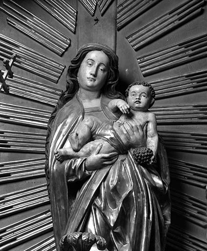 Vierge à l'Enfant, vue à mi-corps de face. © Yves Sancey / Région Bourgogne-Franche-Comté, Inventaire du patrimoine - 1979