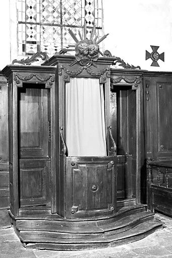 Vue d'ensemble d'un confessionnal. © Yves Sancey / Région Bourgogne-Franche-Comté, Inventaire du patrimoine - 1979