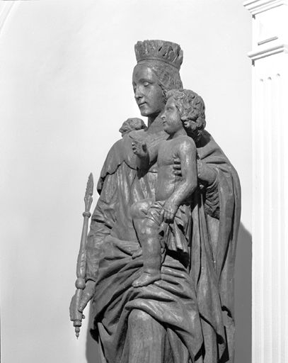 Détail, vue à mi-corps de trois quarts gauche. © Yves Sancey / Région Bourgogne-Franche-Comté, Inventaire du patrimoine - 1979