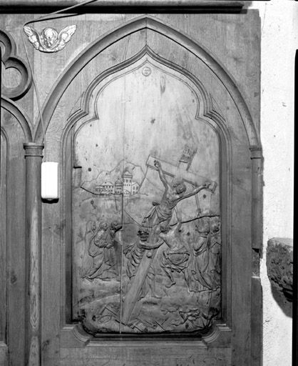 Bas-relief : l'Elévation de la croix. © Yves Sancey / Région Bourgogne-Franche-Comté, Inventaire du patrimoine - 1979