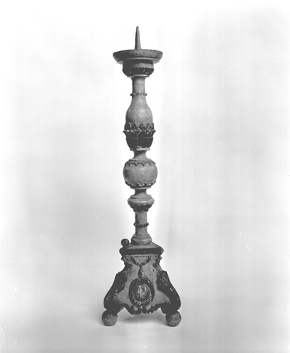 Vue d'un chandelier d'autel. © Yves Sancey / Région Bourgogne-Franche-Comté, Inventaire du patrimoine - 1979