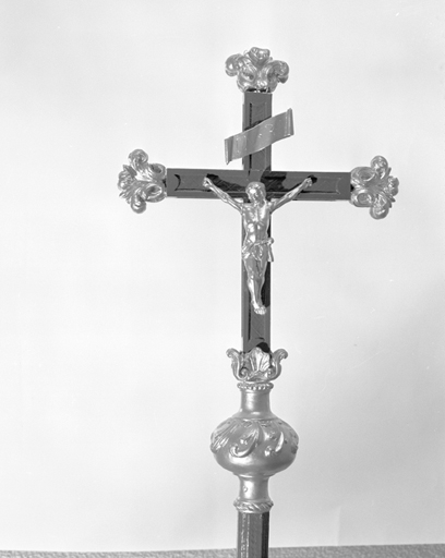 Vue générale d'une croix de procession. © Yves Sancey / Région Bourgogne-Franche-Comté, Inventaire du patrimoine - 1979