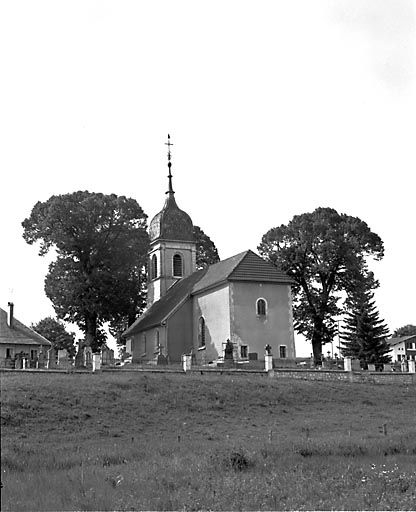 Vue depuis le sud-est. © Yves Sancey / Région Bourgogne-Franche-Comté, Inventaire du patrimoine - 1979