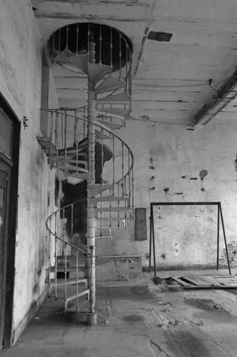 Escalier intérieur. © J. Dumont / Région Bourgogne-Franche-Comté, Inventaire du patrimoine - 1979