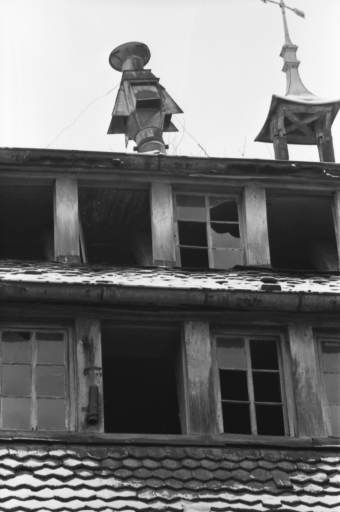 Détail des étages supérieurs de l'atelier d'horlogerie en 1979. © J. Dumont / Région Bourgogne-Franche-Comté, Inventaire du patrimoine - 1979