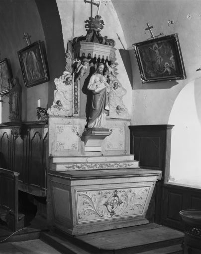 Vue générale de l'autel-retable latéral droit. © Yves Sancey / Région Bourgogne-Franche-Comté, Inventaire du patrimoine - 1979