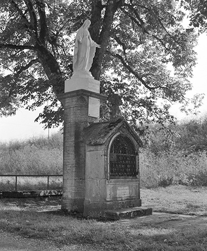 Vue de trois quarts gauche. © Yves Sancey / Région Bourgogne-Franche-Comté, Inventaire du patrimoine - 1979