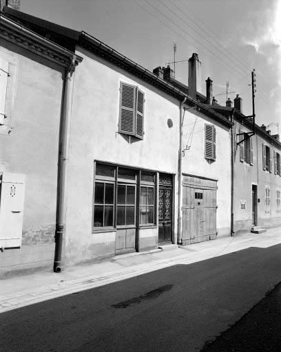 Façade antérieure. © Bernard Lardière / Région Bourgogne-Franche-Comté, Inventaire du patrimoine - 1979