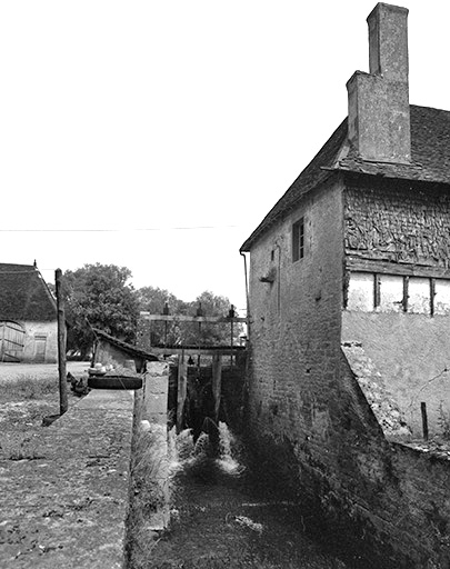 Vannes du canal. © Bernard Lardière / Région Bourgogne-Franche-Comté, Inventaire du patrimoine - 1979