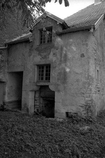 Partie gauche de la ferme. © Bernard Lardière / Région Bourgogne-Franche-Comté, Inventaire du patrimoine - 1979
