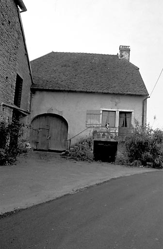 Façade antérieure. © Bernard Lardière / Région Bourgogne-Franche-Comté, Inventaire du patrimoine - 1979
