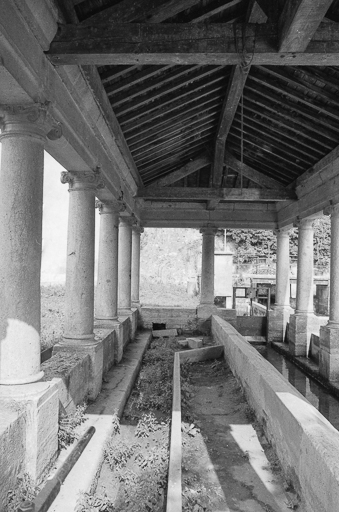 Intérieur : vue d'un bassin. © Bernard Lardière / Région Bourgogne-Franche-Comté, Inventaire du patrimoine - 1979