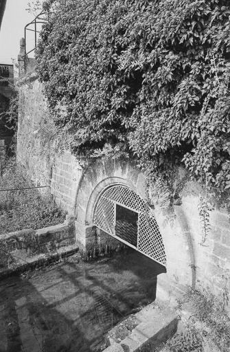Borne fontaine. © Bernard Lardière / Région Bourgogne-Franche-Comté, Inventaire du patrimoine - 1979