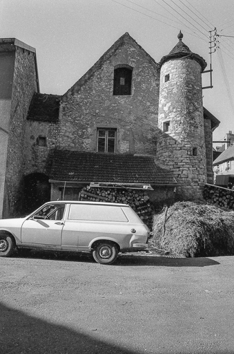 Façade sur pignon. © Bernard Lardière / Région Bourgogne-Franche-Comté, Inventaire du patrimoine - 1979