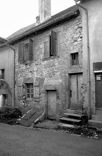 Façade principale. © Bernard Lardière / Région Bourgogne-Franche-Comté, Inventaire du patrimoine - 1979