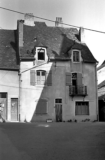 Façade sur rue. © Bernard Lardière / Région Bourgogne-Franche-Comté, Inventaire du patrimoine - 1979