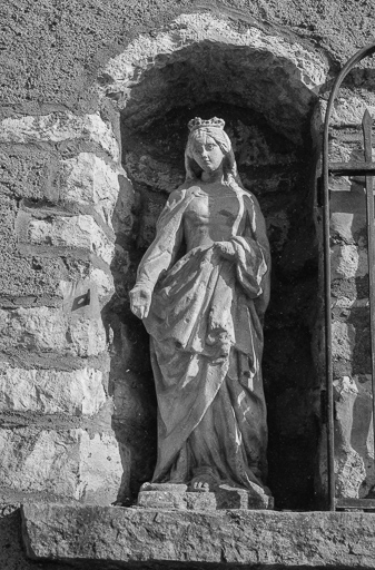 Vue de la statue de la Vierge dans le mur d'enceinte du couvent. © Bernard Lardière / Région Bourgogne-Franche-Comté, Inventaire du patrimoine - 1979