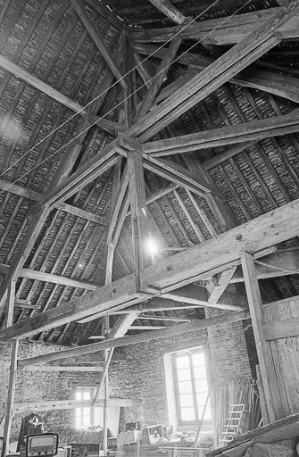 La charpente du haut fourneau en 1979. © Jack Dumont / Région Bourgogne-Franche-Comté, Inventaire du patrimoine - 1979 La charpente du haut fourneau en 1979. © Jack Dumont / Région Bourgogne-Franche-Comté, Inventaire du patrimoine - 1979