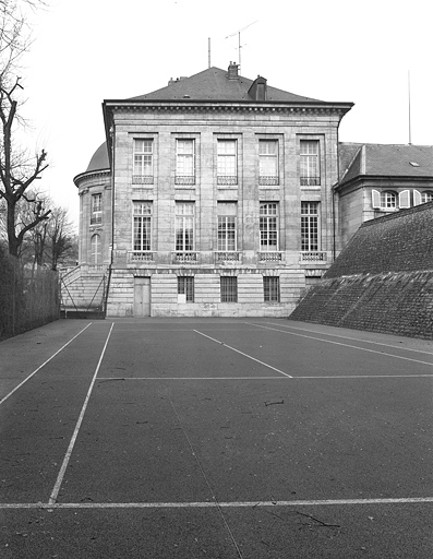 Façade latérale gauche : de face. © Yves Sancey / Région Bourgogne-Franche-Comté, Inventaire du patrimoine - 1980