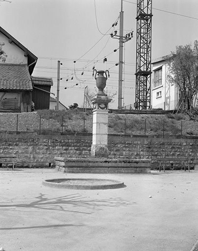 Vue générale de trois quarts gauche. © Yves Sancey / Région Bourgogne-Franche-Comté, Inventaire du patrimoine - 1980 Vue générale de trois quarts gauche. © Yves Sancey / Région Bourgogne-Franche-Comté, Inventaire du patrimoine - 1980