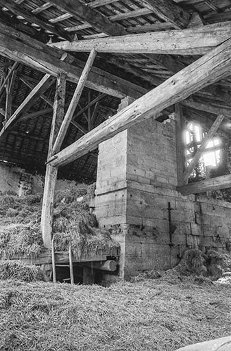 Partie supérieure du haut-fourneau. © Bernard Lardière / Région Bourgogne-Franche-Comté, Inventaire du patrimoine - 1980