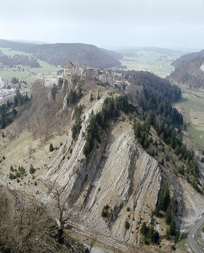 Le site de Joux. © Yves Sancey / Région Bourgogne-Franche-Comté, Inventaire du patrimoine - 1980