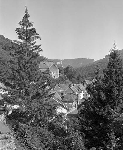 Vue générale depuis l'ouest. © Yves Sancey / Région Bourgogne-Franche-Comté, Inventaire du patrimoine - 1980 Vue générale depuis l'ouest. © Yves Sancey / Région Bourgogne-Franche-Comté, Inventaire du patrimoine - 1980