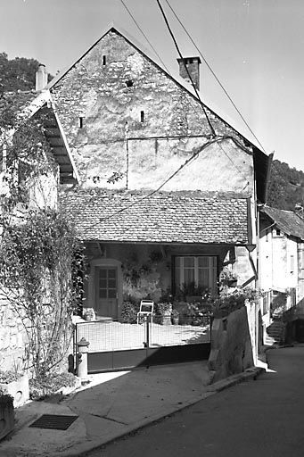 Façade antérieure. © Yves Sancey / Région Bourgogne-Franche-Comté, Inventaire du patrimoine - 1980