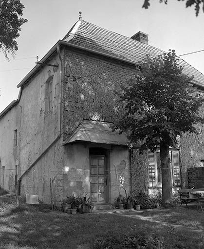 Façade antérieure et face latérale gauche. © Yves Sancey / Région Bourgogne-Franche-Comté, Inventaire du patrimoine - 1980 Façade antérieure et face latérale gauche. © Yves Sancey / Région Bourgogne-Franche-Comté, Inventaire du patrimoine - 1980