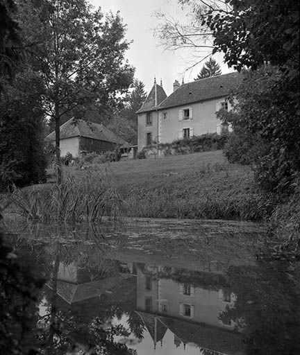 Vue d'ensemble depuis le parc. © Yves Sancey / Région Bourgogne-Franche-Comté, Inventaire du patrimoine - 1980