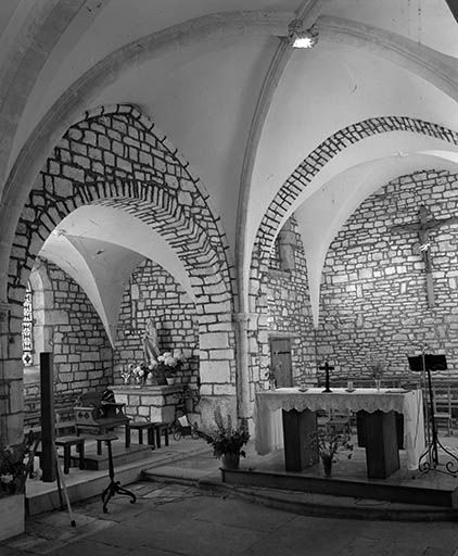 Intérieur : le choeur vu de trois quarts gauche. © Yves Sancey / Région Bourgogne-Franche-Comté, Inventaire du patrimoine - 1980 Intérieur : le choeur vu de trois quarts gauche. © Yves Sancey / Région Bourgogne-Franche-Comté, Inventaire du patrimoine - 1980