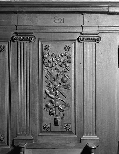 Détail : le panneau portant la date 1821. © Yves Sancey / Région Bourgogne-Franche-Comté, Inventaire du patrimoine - 1980