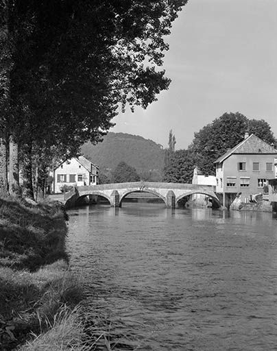 Vue générale depuis la rive gauche. © Yves Sancey / Région Bourgogne-Franche-Comté, Inventaire du patrimoine - 1980