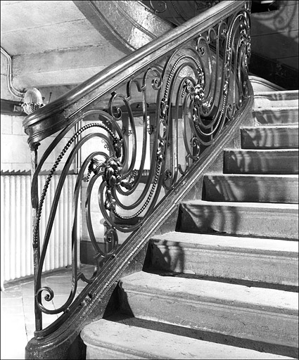 Détail de la rampe de l'escalier d'honneur de l'hôtel. © Yves Sancey / Région Bourgogne-Franche-Comté, Inventaire du patrimoine - 1980