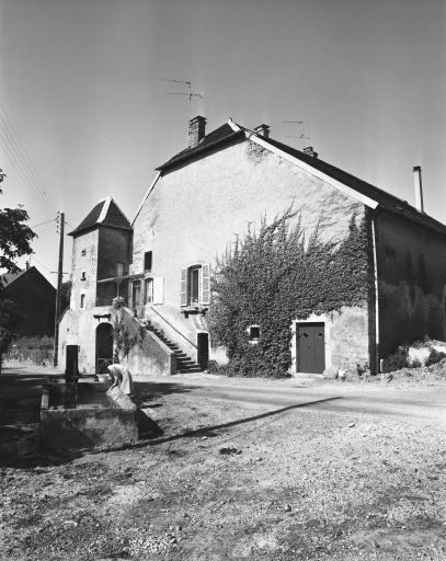 Elévation sur la rue. © Dominique Dominguez / Région Bourgogne-Franche-Comté, Inventaire du patrimoine - 1980
