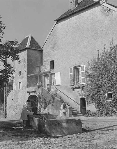 Elévation sur la rue : partie gauche. © Dominique Dominguez / Région Bourgogne-Franche-Comté, Inventaire du patrimoine - 1980