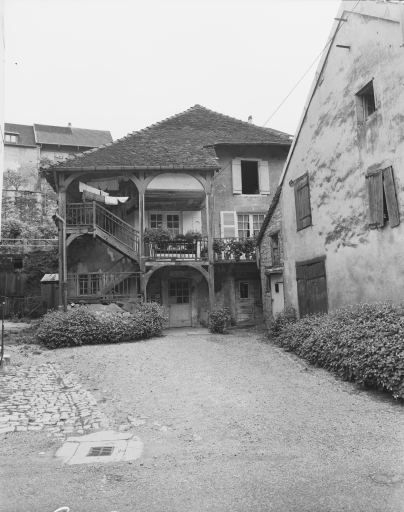 Façade antérieure. © Dominique Dominguez / Région Bourgogne-Franche-Comté, Inventaire du patrimoine - 1980
