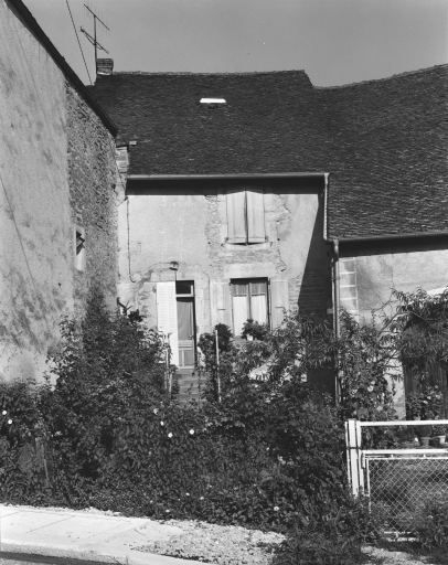 Façade antérieure. © Dominique Dominguez / Région Bourgogne-Franche-Comté, Inventaire du patrimoine - 1980