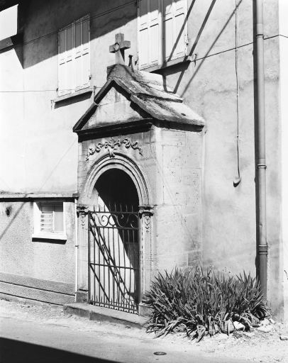 Vue d'ensemble de trois quarts droit. © Dominique Dominguez / Région Bourgogne-Franche-Comté, Inventaire du patrimoine - 1980