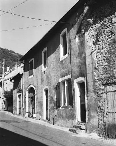 Façade antérieure. © Dominique Dominguez / Région Bourgogne-Franche-Comté, Inventaire du patrimoine - 1980
