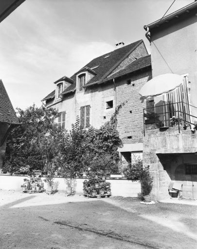 Façade antérieure. © Dominique Dominguez / Région Bourgogne-Franche-Comté, Inventaire du patrimoine - 1980