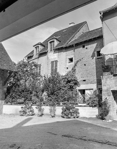 Façade antérieure. © Dominique Dominguez / Région Bourgogne-Franche-Comté, Inventaire du patrimoine - 1980